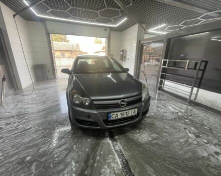 Серый Опель Астра, объемом двигателя 1.6 л и пробегом 240 тыс. км за 4400 $, фото 1 на Automoto.ua