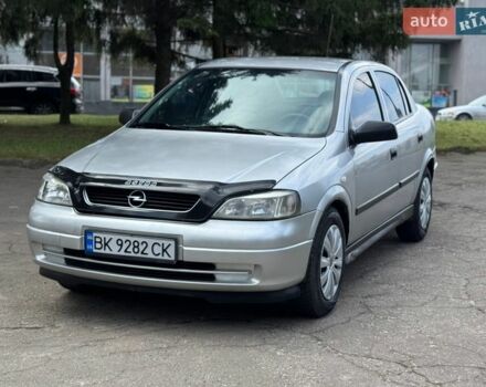 Серый Опель Астра, объемом двигателя 1.4 л и пробегом 228 тыс. км за 2899 $, фото 1 на Automoto.ua
