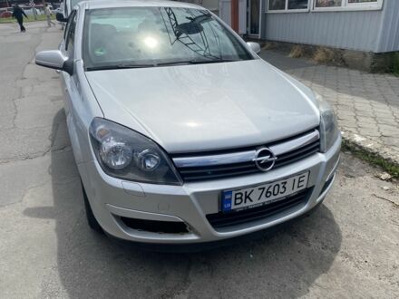 Серый Опель Астра, объемом двигателя 1.6 л и пробегом 200 тыс. км за 4500 $, фото 1 на Automoto.ua