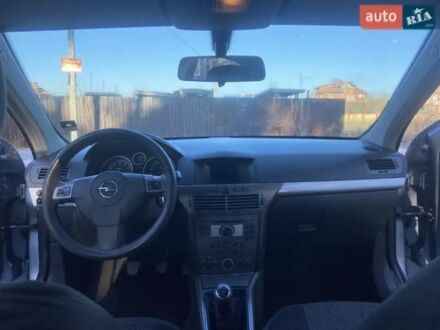 Серый Опель Астра, объемом двигателя 1.6 л и пробегом 290 тыс. км за 4200 $, фото 1 на Automoto.ua