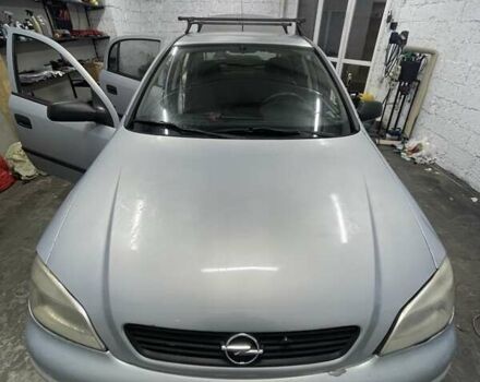 Серый Опель Астра, объемом двигателя 1.6 л и пробегом 218 тыс. км за 2100 $, фото 1 на Automoto.ua