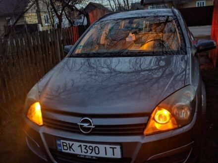Серый Опель Астра, объемом двигателя 1.6 л и пробегом 345 тыс. км за 4250 $, фото 1 на Automoto.ua