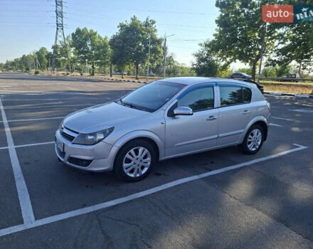 Серый Опель Астра, объемом двигателя 1.6 л и пробегом 370 тыс. км за 3800 $, фото 1 на Automoto.ua