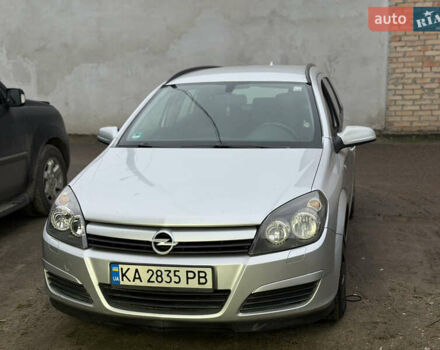 Серый Опель Астра, объемом двигателя 1.69 л и пробегом 257 тыс. км за 4450 $, фото 1 на Automoto.ua