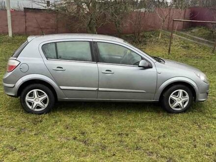 Серый Опель Астра, объемом двигателя 1.7 л и пробегом 350 тыс. км за 3700 $, фото 1 на Automoto.ua