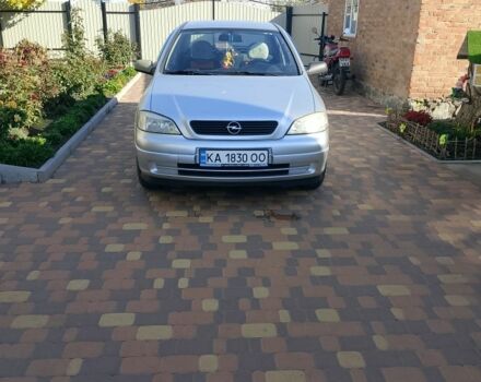 Серый Опель Астра, объемом двигателя 1.4 л и пробегом 148 тыс. км за 3900 $, фото 1 на Automoto.ua