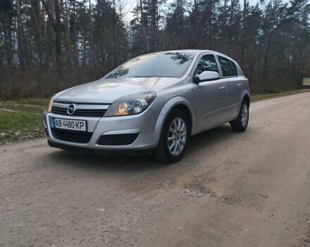 Серый Опель Астра, объемом двигателя 1.6 л и пробегом 240 тыс. км за 4600 $, фото 1 на Automoto.ua