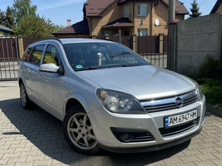 Серый Опель Астра, объемом двигателя 1.6 л и пробегом 250 тыс. км за 4999 $, фото 1 на Automoto.ua