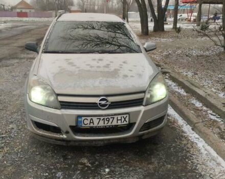 Серый Опель Астра, объемом двигателя 1.6 л и пробегом 297 тыс. км за 4500 $, фото 1 на Automoto.ua