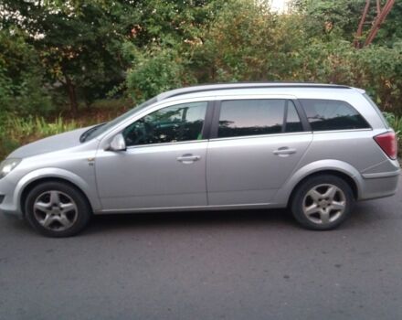 Серый Опель Астра, объемом двигателя 1.7 л и пробегом 388 тыс. км за 4350 $, фото 1 на Automoto.ua