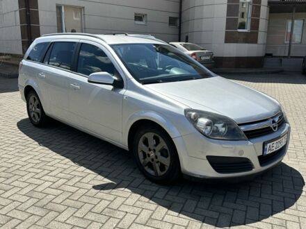 Сірий Опель Астра, об'ємом двигуна 1.6 л та пробігом 255 тис. км за 4199 $, фото 1 на Automoto.ua