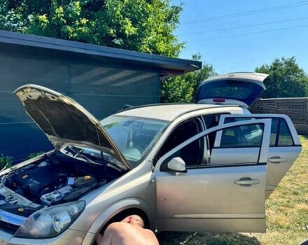 Серый Опель Астра, объемом двигателя 1.9 л и пробегом 320 тыс. км за 4700 $, фото 1 на Automoto.ua