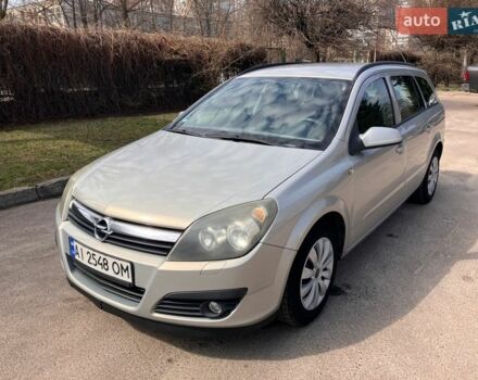 Серый Опель Астра, объемом двигателя 1.6 л и пробегом 186 тыс. км за 5600 $, фото 1 на Automoto.ua