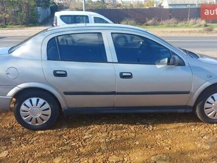 Серый Опель Астра, объемом двигателя 1.4 л и пробегом 400 тыс. км за 2300 $, фото 1 на Automoto.ua