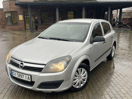 Серый Опель Астра, объемом двигателя 1.6 л и пробегом 140 тыс. км за 3899 $, фото 1 на Automoto.ua