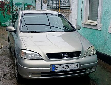 Сірий Опель Астра, об'ємом двигуна 1.4 л та пробігом 200 тис. км за 3800 $, фото 1 на Automoto.ua