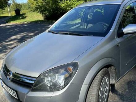 Серый Опель Астра, объемом двигателя 1.6 л и пробегом 195 тыс. км за 5100 $, фото 1 на Automoto.ua