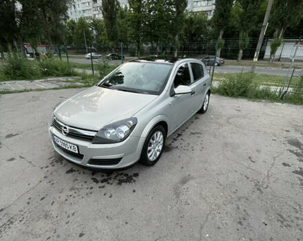 Серый Опель Астра, объемом двигателя 1.4 л и пробегом 332 тыс. км за 3850 $, фото 1 на Automoto.ua