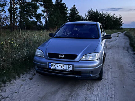 Серый Опель Астра, объемом двигателя 1.4 л и пробегом 200 тыс. км за 3700 $, фото 1 на Automoto.ua