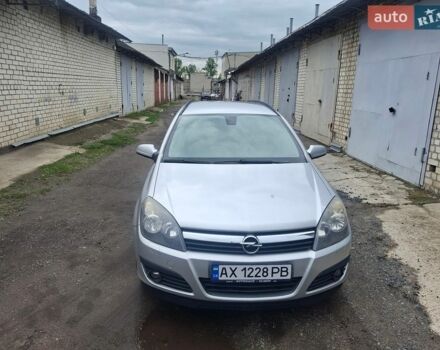 Серый Опель Астра, объемом двигателя 1.6 л и пробегом 289 тыс. км за 5100 $, фото 1 на Automoto.ua
