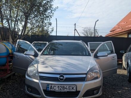 Серый Опель Астра, объемом двигателя 1.6 л и пробегом 197 тыс. км за 4000 $, фото 1 на Automoto.ua