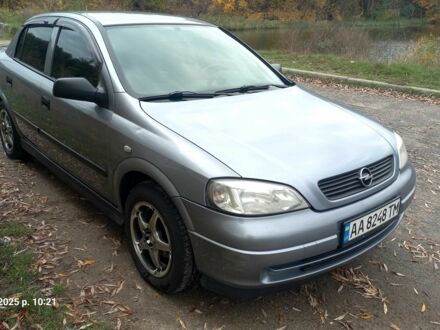 Серый Опель Астра, объемом двигателя 1.4 л и пробегом 212 тыс. км за 4200 $, фото 1 на Automoto.ua