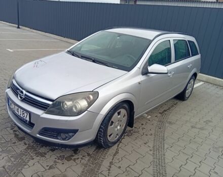 Серый Опель Астра, объемом двигателя 1.7 л и пробегом 273 тыс. км за 2048 $, фото 1 на Automoto.ua