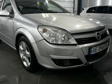 Серый Опель Астра, объемом двигателя 1.6 л и пробегом 192 тыс. км за 4500 $, фото 1 на Automoto.ua