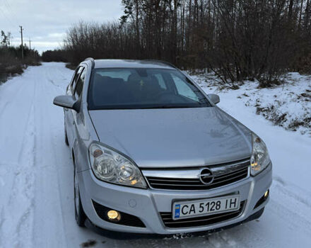 Серый Опель Астра, объемом двигателя 1.9 л и пробегом 428 тыс. км за 5800 $, фото 1 на Automoto.ua