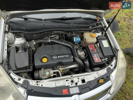 Серый Опель Астра, объемом двигателя 1.69 л и пробегом 300 тыс. км за 5000 $, фото 1 на Automoto.ua