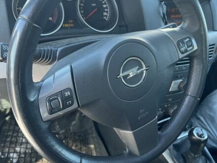 Серый Опель Астра, объемом двигателя 1.9 л и пробегом 334 тыс. км за 2000 $, фото 1 на Automoto.ua