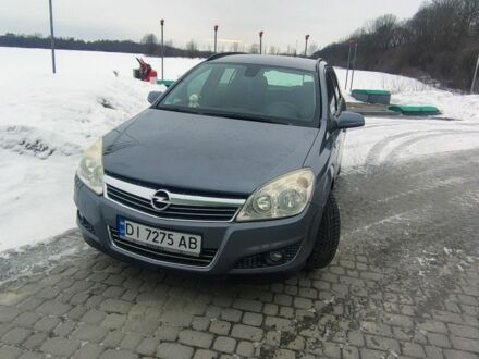 Серый Опель Астра, объемом двигателя 1.6 л и пробегом 192 тыс. км за 5100 $, фото 1 на Automoto.ua