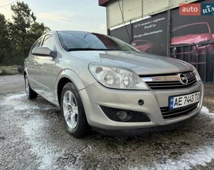 Серый Опель Астра, объемом двигателя 1.6 л и пробегом 260 тыс. км за 4400 $, фото 1 на Automoto.ua