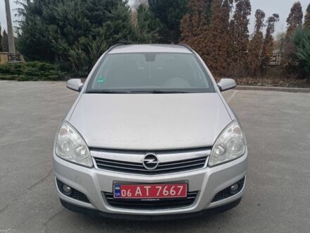Серый Опель Астра, объемом двигателя 1.6 л и пробегом 226 тыс. км за 5400 $, фото 1 на Automoto.ua