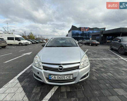 Серый Опель Астра, объемом двигателя 1.6 л и пробегом 315 тыс. км за 3900 $, фото 1 на Automoto.ua