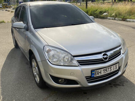 Серый Опель Астра, объемом двигателя 1.6 л и пробегом 290 тыс. км за 4500 $, фото 1 на Automoto.ua