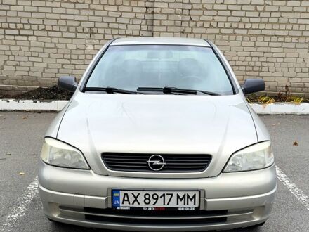 Серый Опель Астра, объемом двигателя 1.4 л и пробегом 236 тыс. км за 3900 $, фото 1 на Automoto.ua