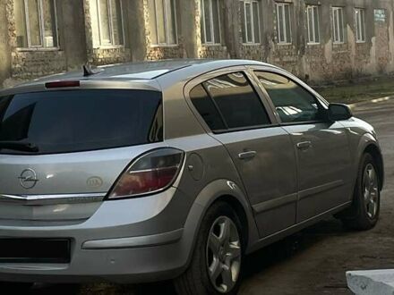 Опель Астра 2007 у Тернополі на Automoto.ua Сірий Опель Астра, об'ємом двигуна 1.6 л та пробігом 150 тис. км за 4500 $, фото 1 на Automoto.ua