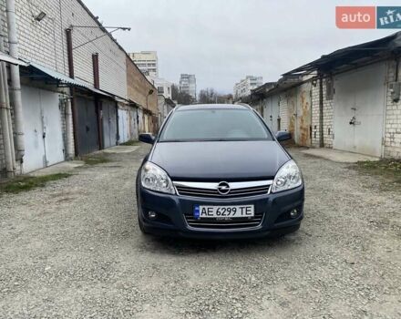 Серый Опель Астра, объемом двигателя 1.6 л и пробегом 285 тыс. км за 6000 $, фото 1 на Automoto.ua