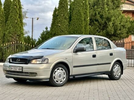 Серый Опель Астра, объемом двигателя 1.4 л и пробегом 212 тыс. км за 3750 $, фото 1 на Automoto.ua