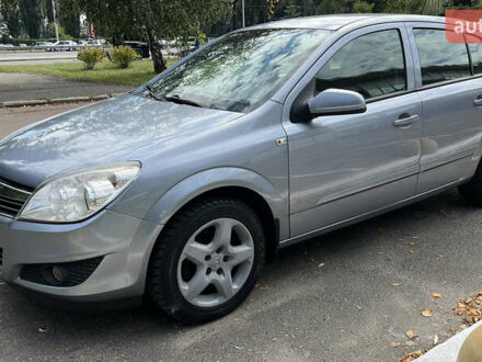 Серый Опель Астра, объемом двигателя 1.6 л и пробегом 255 тыс. км за 5400 $, фото 1 на Automoto.ua