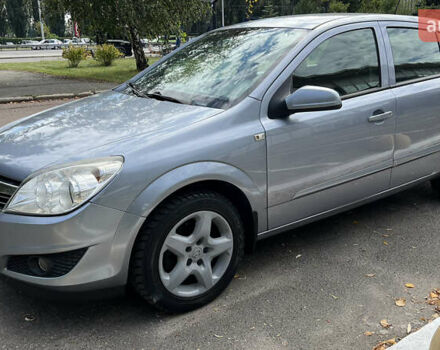 Серый Опель Астра, объемом двигателя 1.6 л и пробегом 255 тыс. км за 5400 $, фото 1 на Automoto.ua