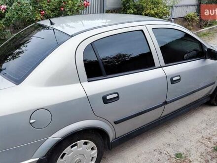 Серый Опель Астра, объемом двигателя 1.6 л и пробегом 198 тыс. км за 4600 $, фото 1 на Automoto.ua