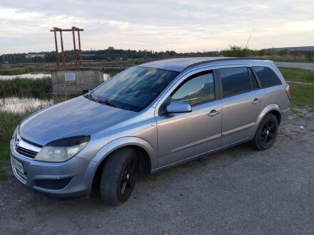 Серый Опель Астра, объемом двигателя 1.6 л и пробегом 300 тыс. км за 4000 $, фото 1 на Automoto.ua