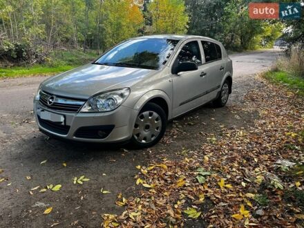 Сірий Опель Астра, об'ємом двигуна 1.38 л та пробігом 302 тис. км за 3500 $, фото 1 на Automoto.ua