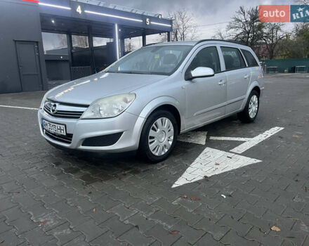 Серый Опель Астра, объемом двигателя 1.7 л и пробегом 301 тыс. км за 5100 $, фото 1 на Automoto.ua