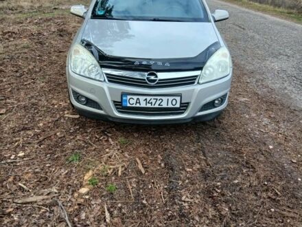 Серый Опель Астра, объемом двигателя 1.6 л и пробегом 200 тыс. км за 4800 $, фото 1 на Automoto.ua