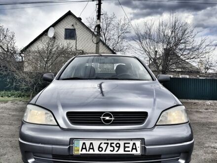 Серый Опель Астра, объемом двигателя 1.4 л и пробегом 186 тыс. км за 2550 $, фото 1 на Automoto.ua