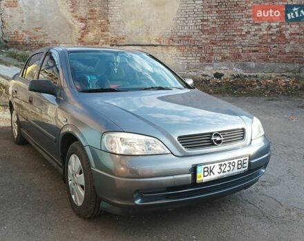 Серый Опель Астра, объемом двигателя 1.4 л и пробегом 263 тыс. км за 4000 $, фото 1 на Automoto.ua