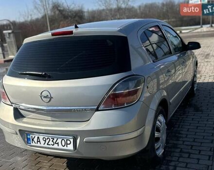 Сірий Опель Астра, об'ємом двигуна 1.6 л та пробігом 211 тис. км за 3900 $, фото 1 на Automoto.ua